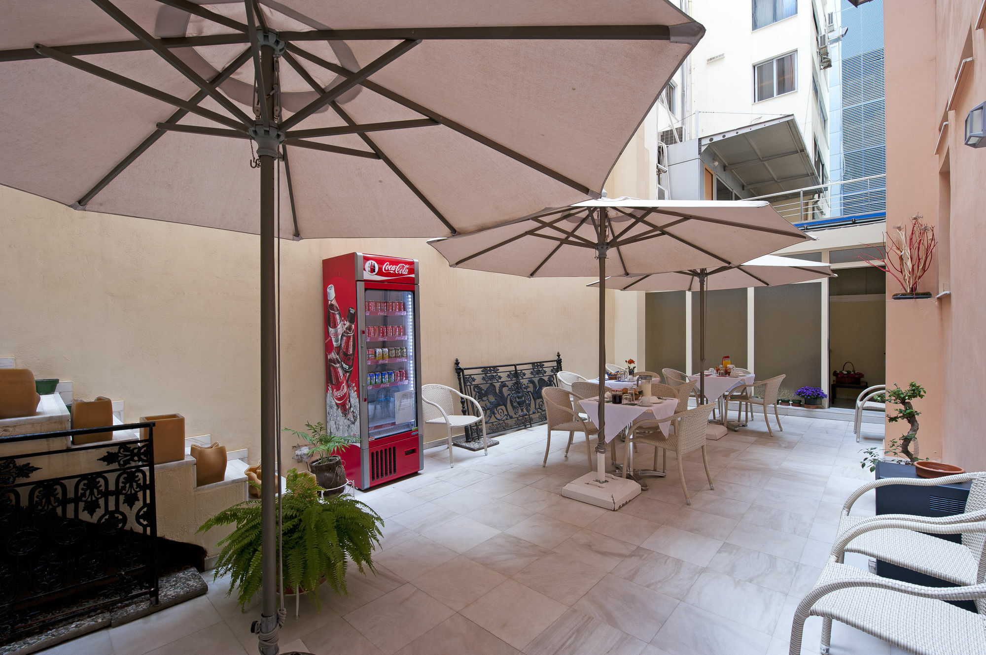 Efplias Hotel Apartments Pireu Exterior foto